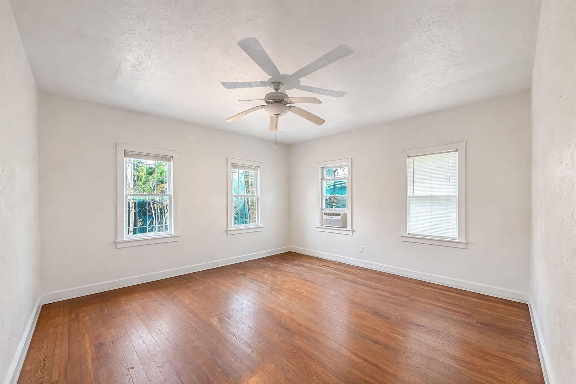 619 30th Street, West Palm Beach, FL 33407 Photo