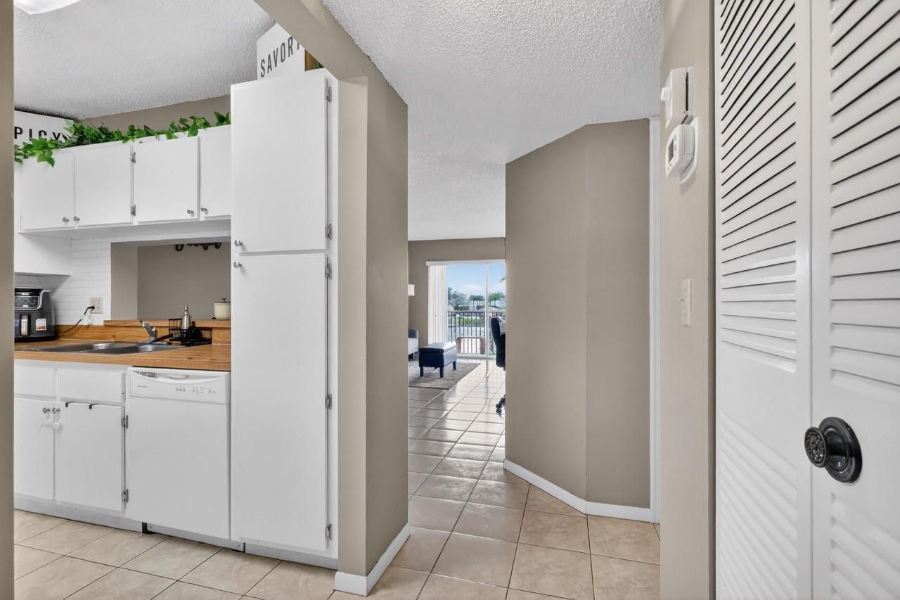 5511 Lakeside Drive, Unit 202, Margate, FL 33063 Photo