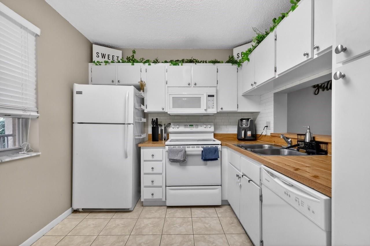 5511 Lakeside Drive, Unit 202, Margate, FL 33063 Photo