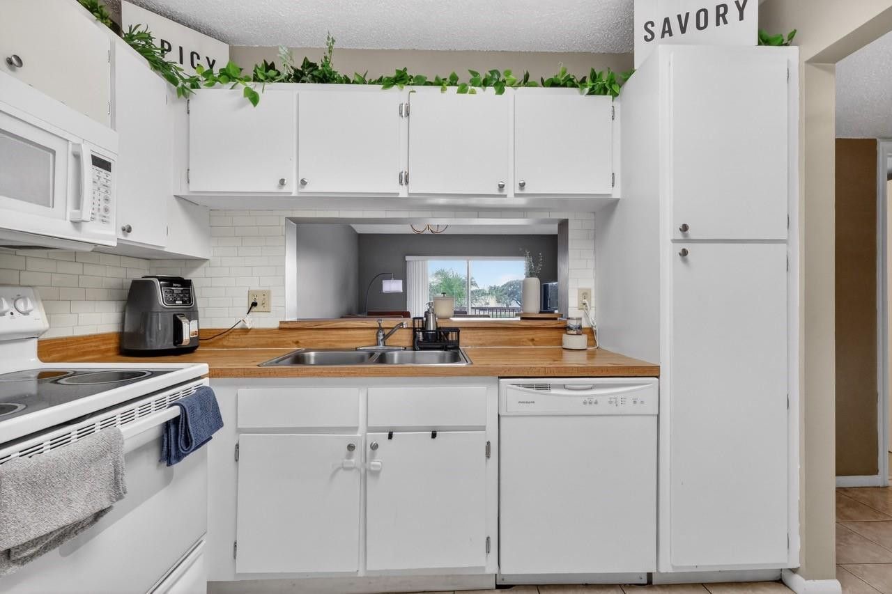 5511 Lakeside Drive, Unit 202, Margate, FL 33063 Photo