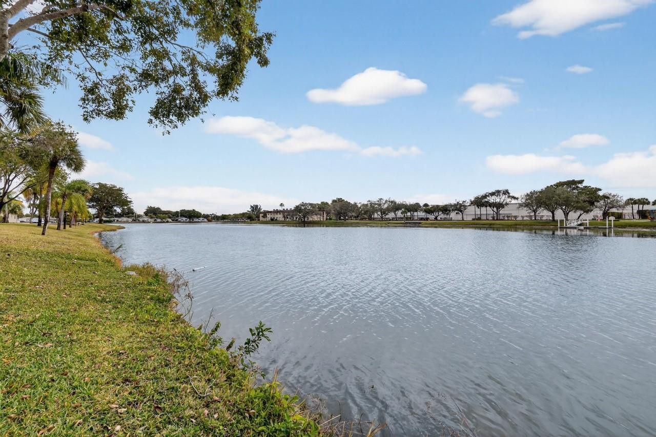 5511 Lakeside Drive, Unit 202, Margate, FL 33063 Photo