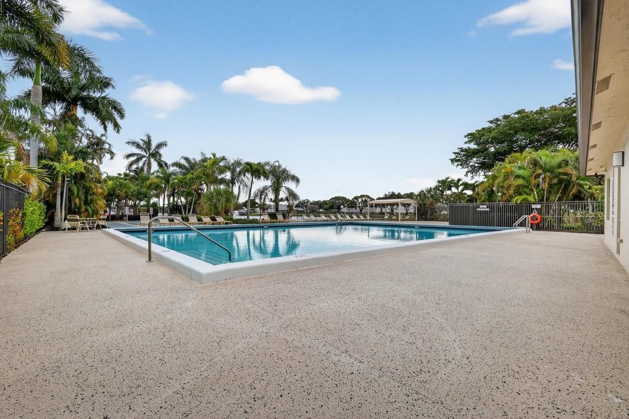 5511 Lakeside Drive, Unit 202, Margate, FL 33063 Photo