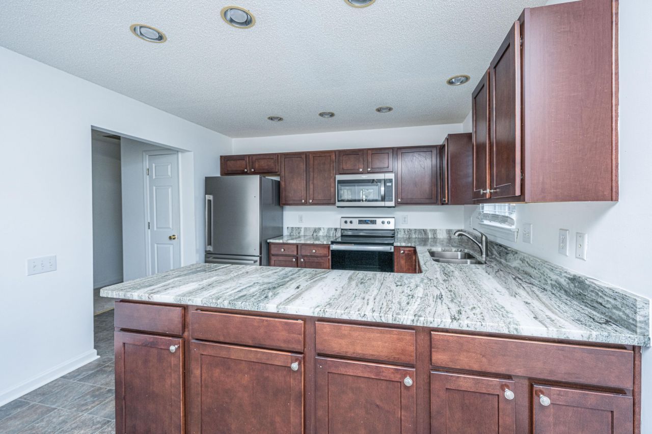 9237 Ayscough Road Photo 11