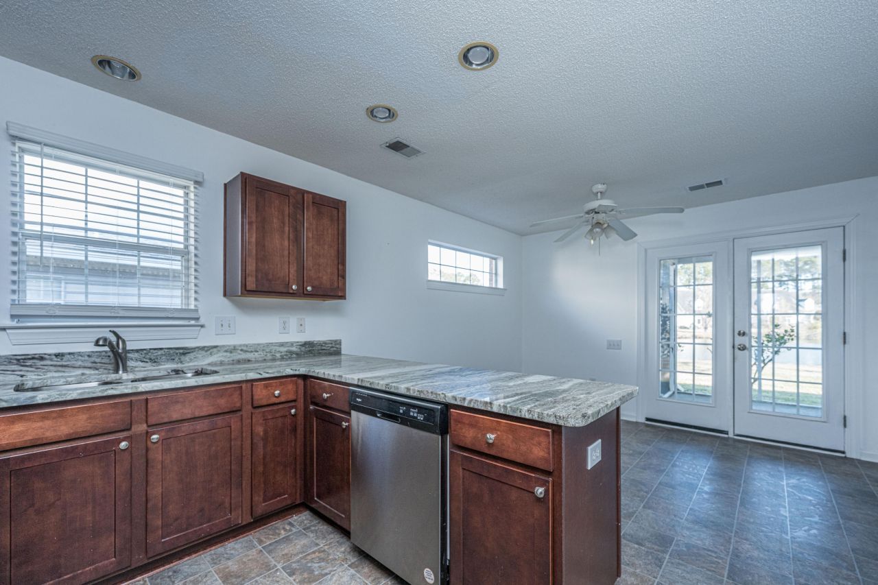 9237 Ayscough Road Photo 15