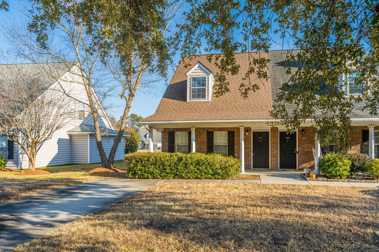 9237 Ayscough Road Photo 16