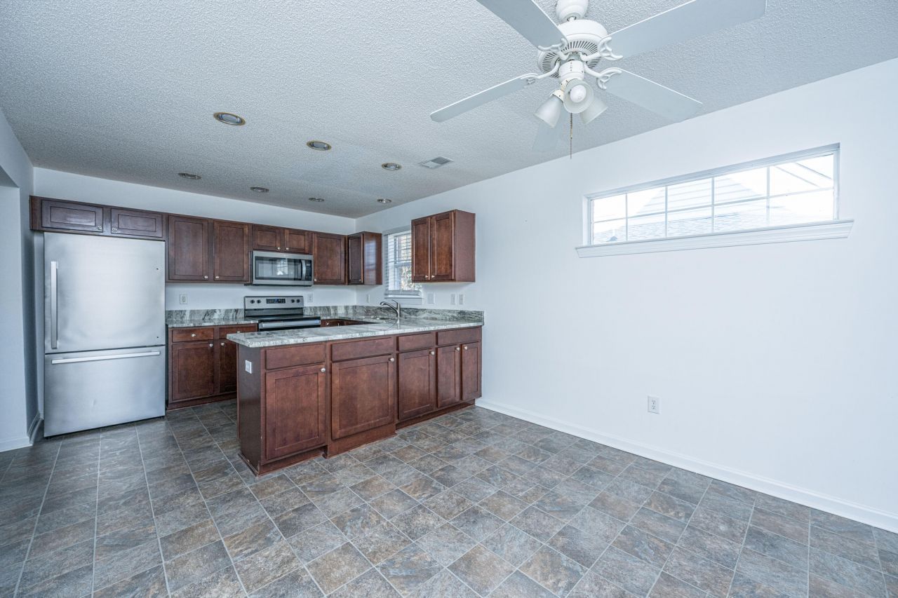 9237 Ayscough Road Photo 17