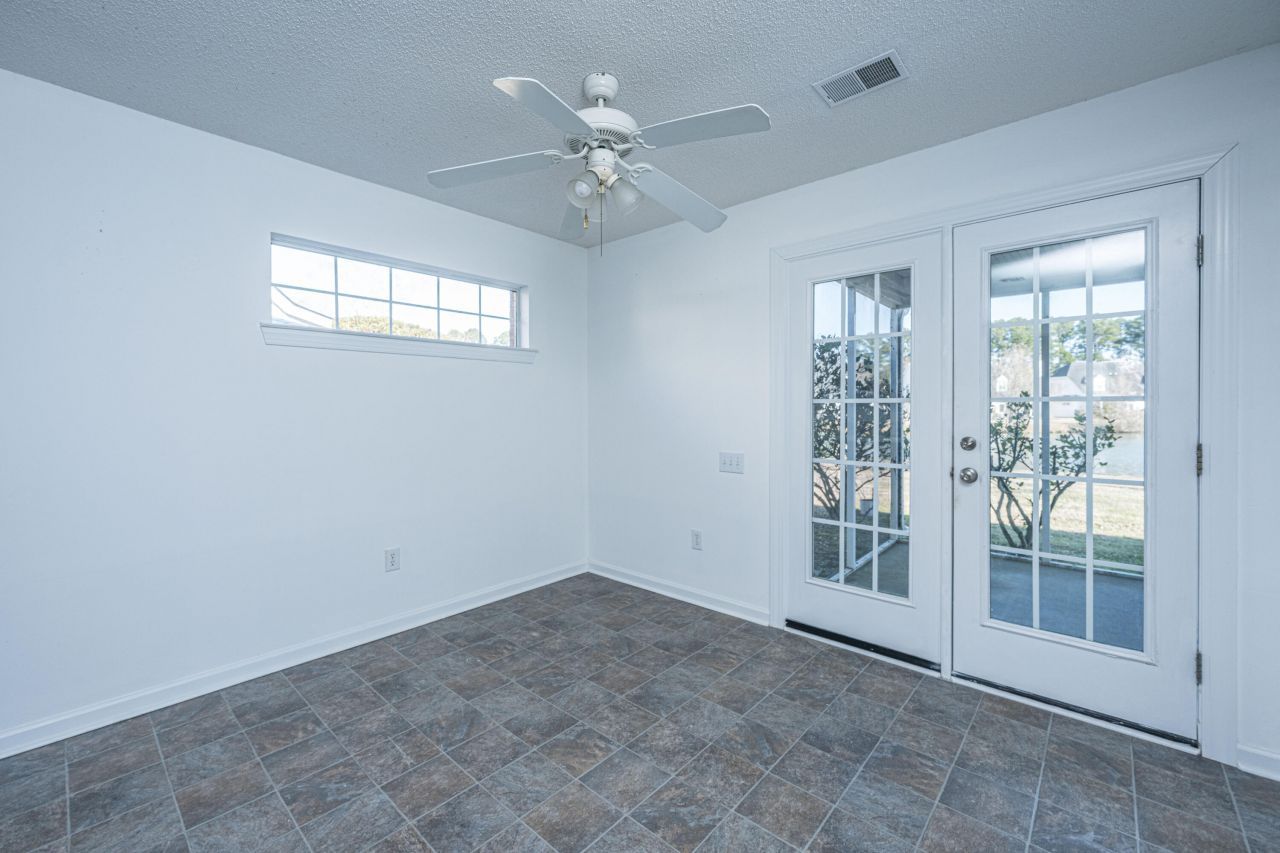 9237 Ayscough Road Photo 19