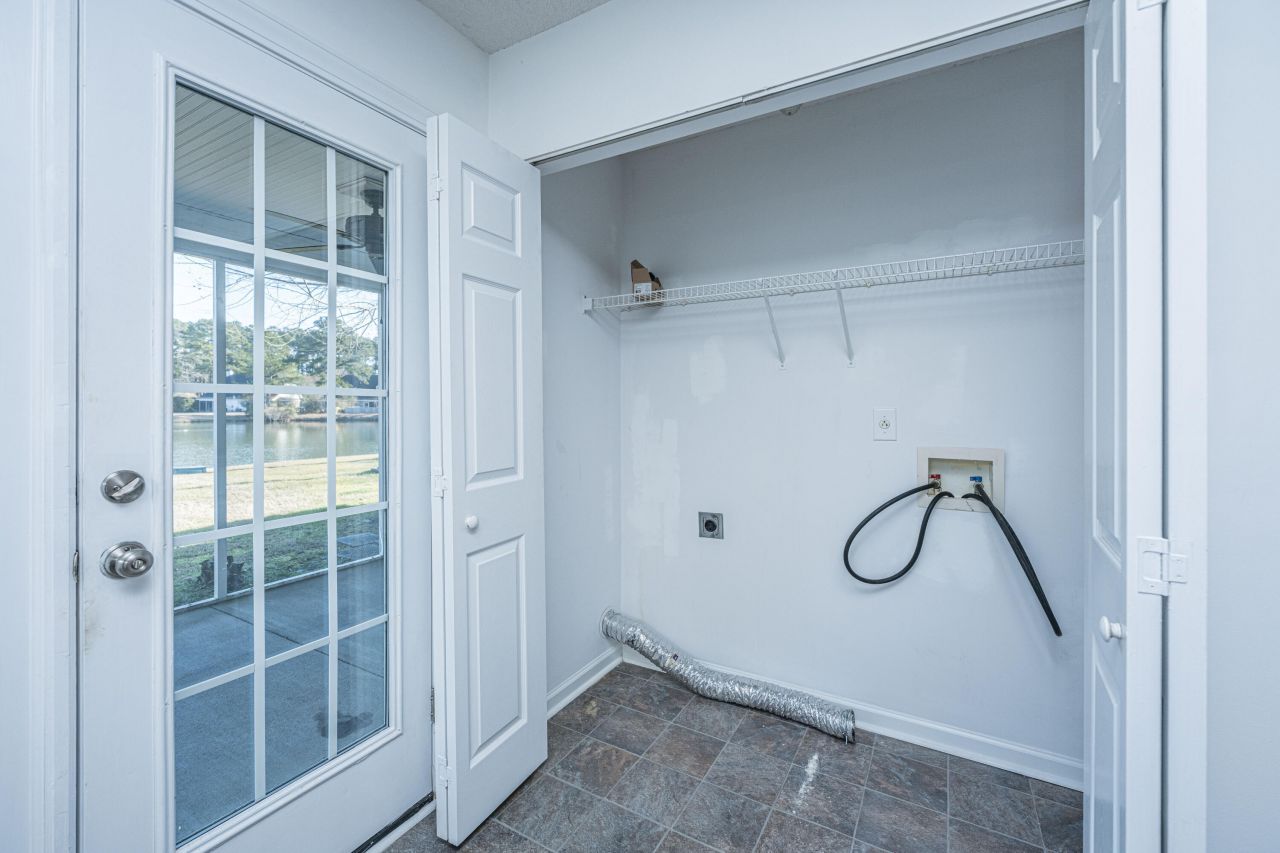 9237 Ayscough Road Photo 20