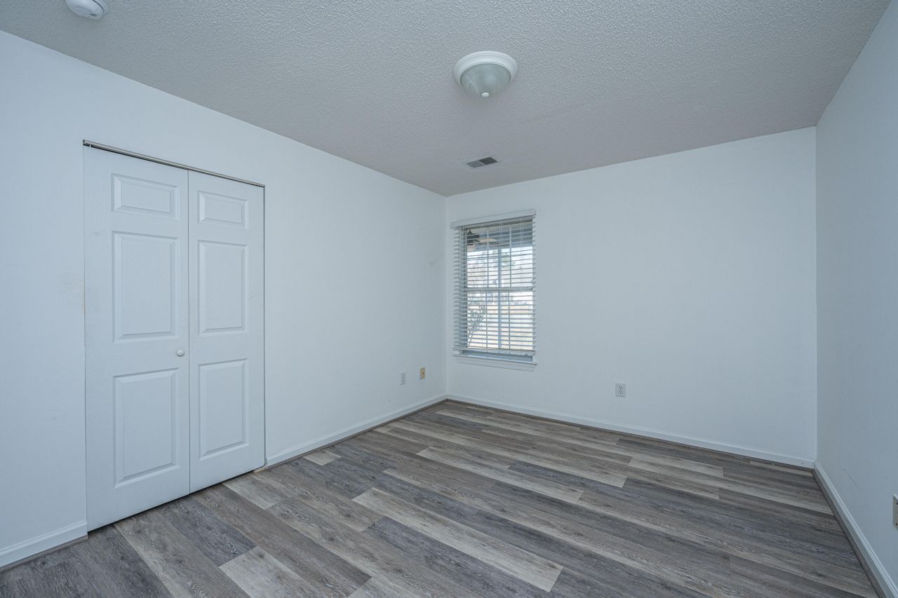 9237 Ayscough Road Photo 21