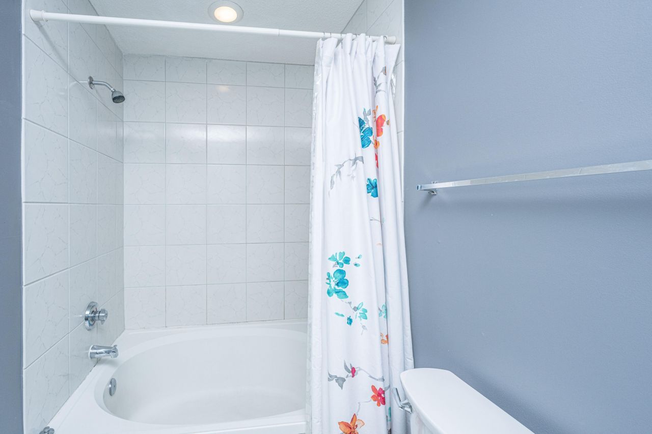 9237 Ayscough Road Photo 29