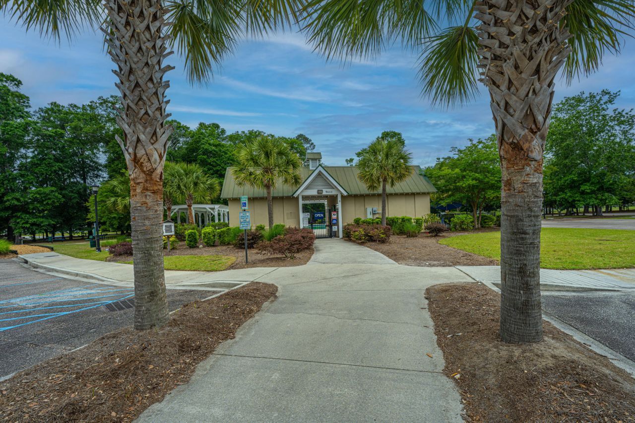 9237 Ayscough Road Photo 48