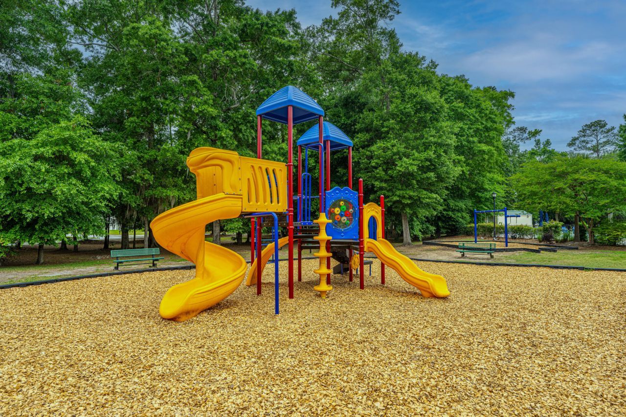 9237 Ayscough Road Photo 55