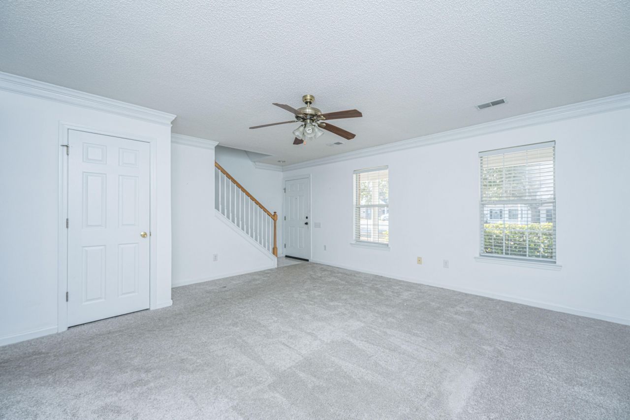 9237 Ayscough Road Photo 8