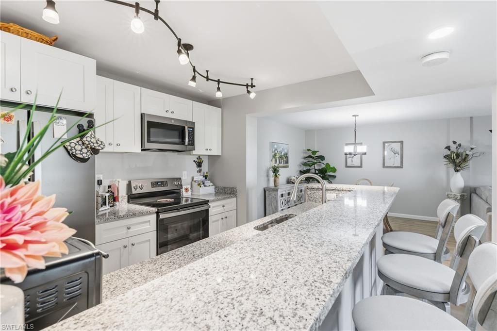 555 Park Shore Dr , Unit B109, Naples, FL 34103 Photo