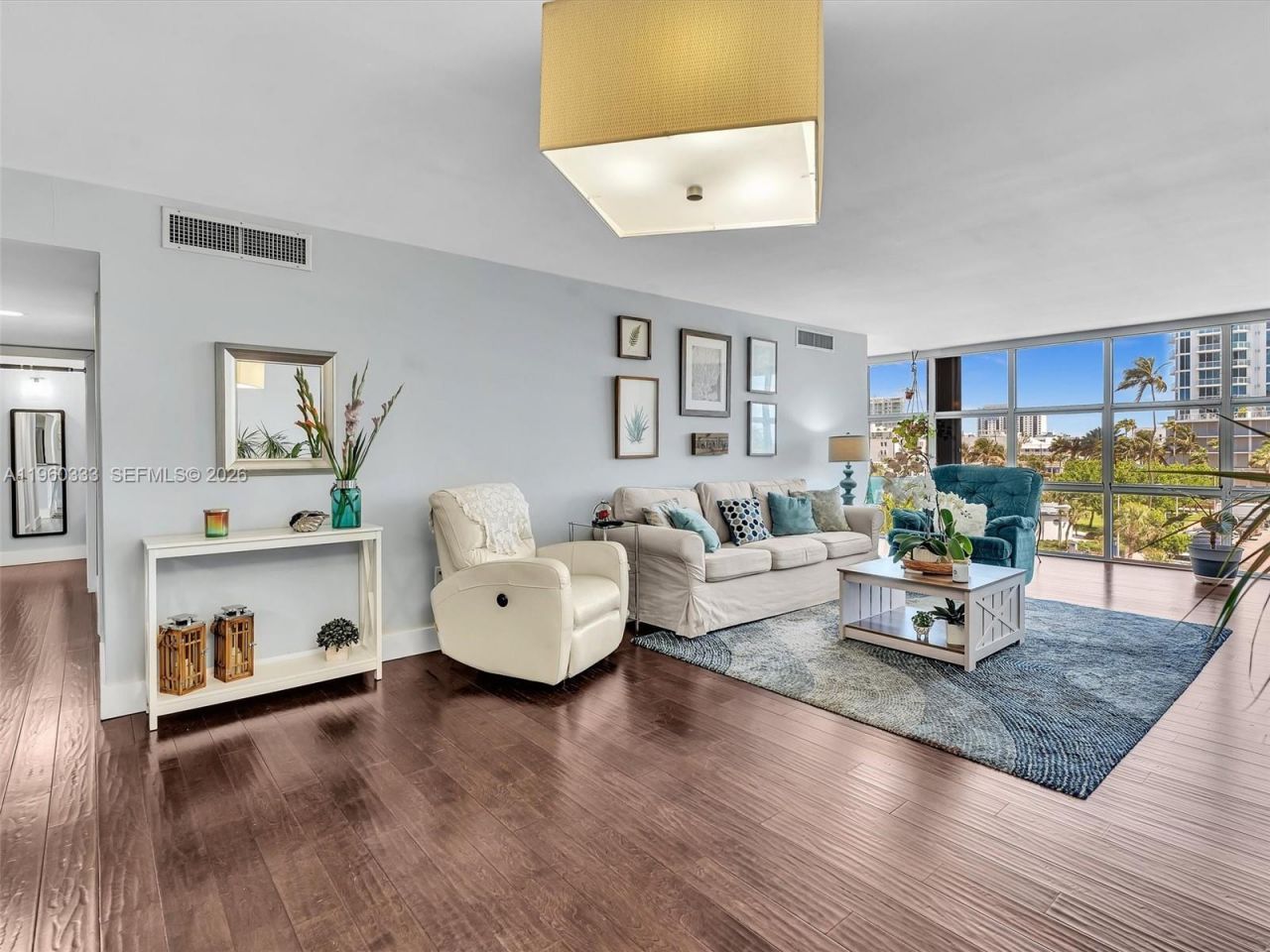 6423 Collins Ave, Unit 409, Miami Beach, FL 33141 Photo