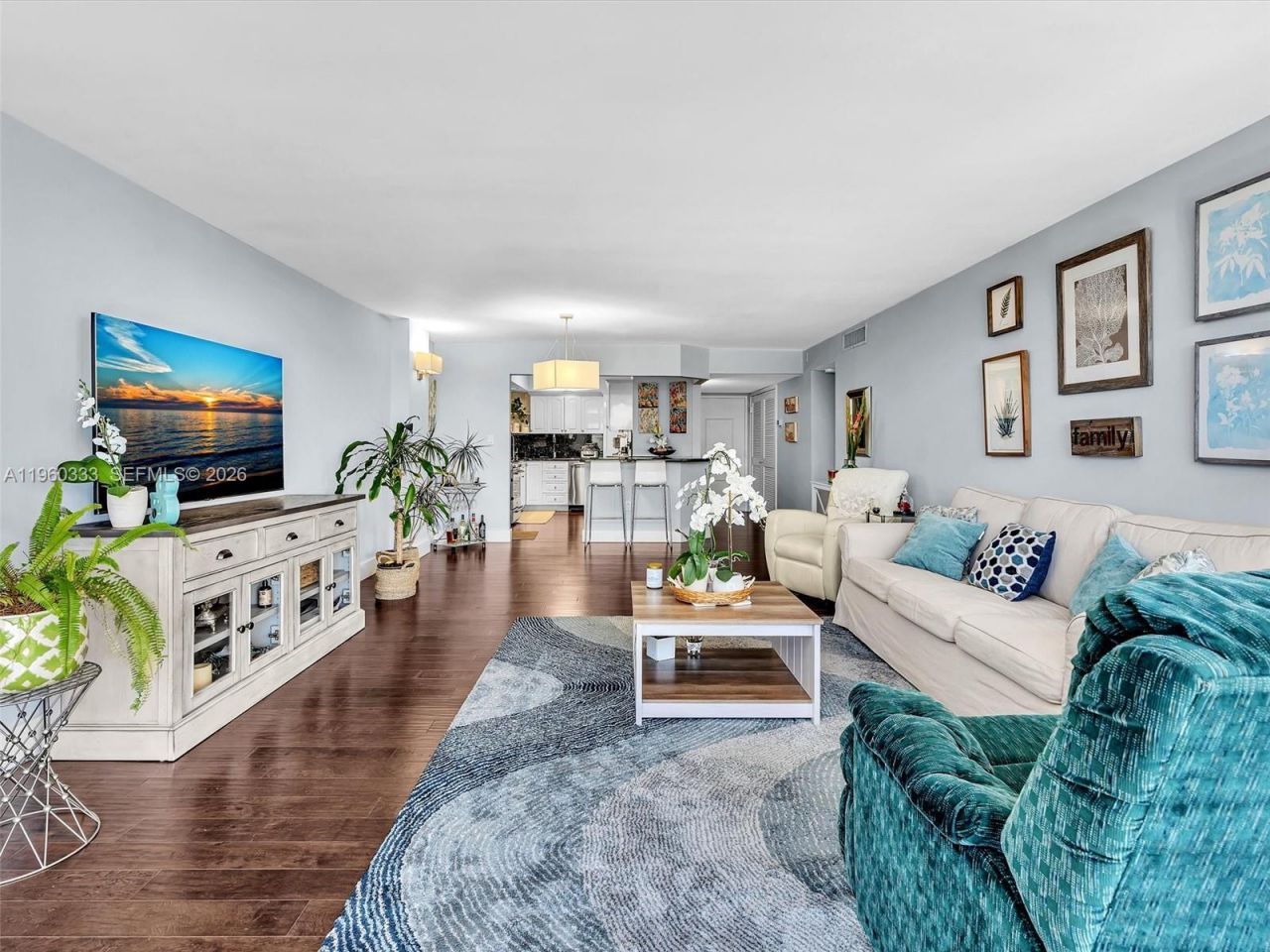 6423 Collins Ave, Unit 409, Miami Beach, FL 33141 Photo