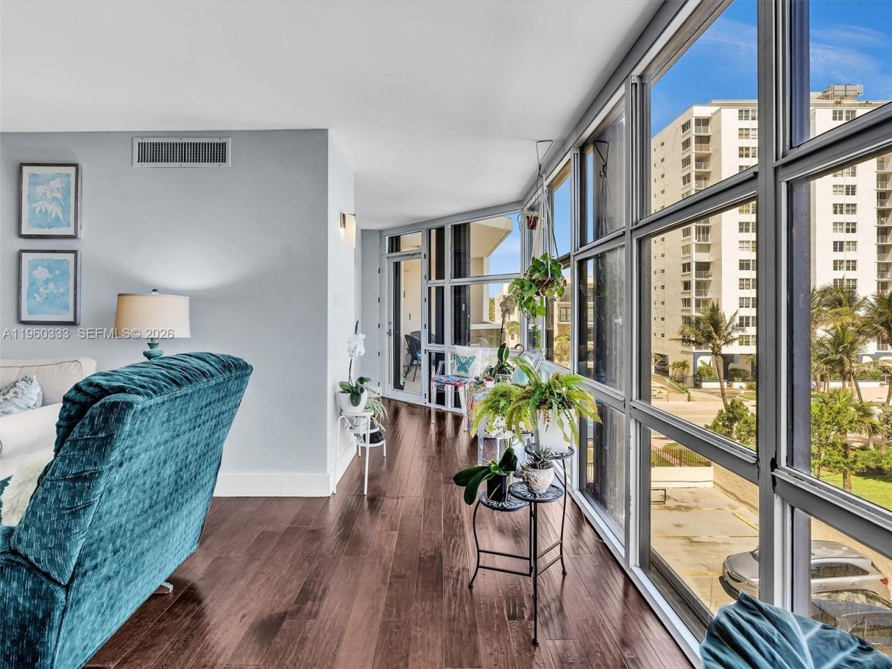 6423 Collins Ave, Unit 409, Miami Beach, FL 33141 Photo