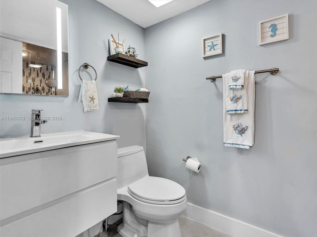 6423 Collins Ave, Unit 409, Miami Beach, FL 33141 Photo