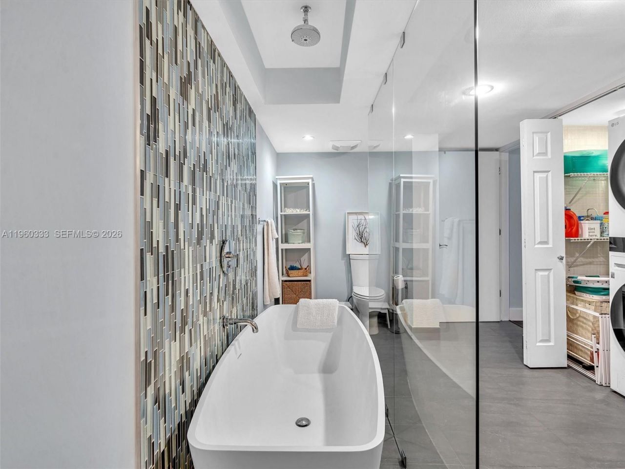 6423 Collins Ave, Unit 409, Miami Beach, FL 33141 Photo