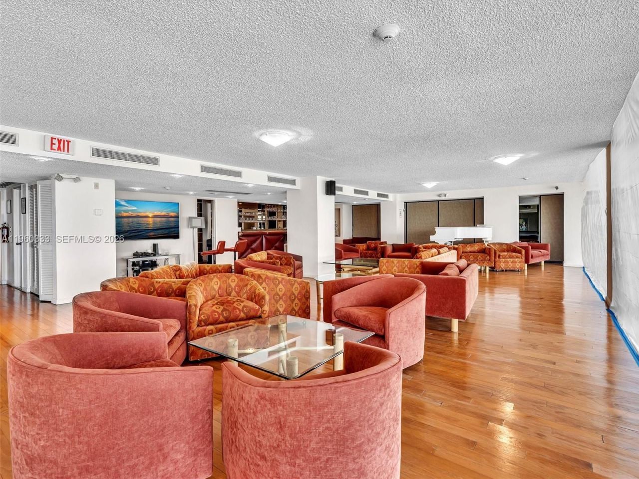 6423 Collins Ave, Unit 409, Miami Beach, FL 33141 Photo