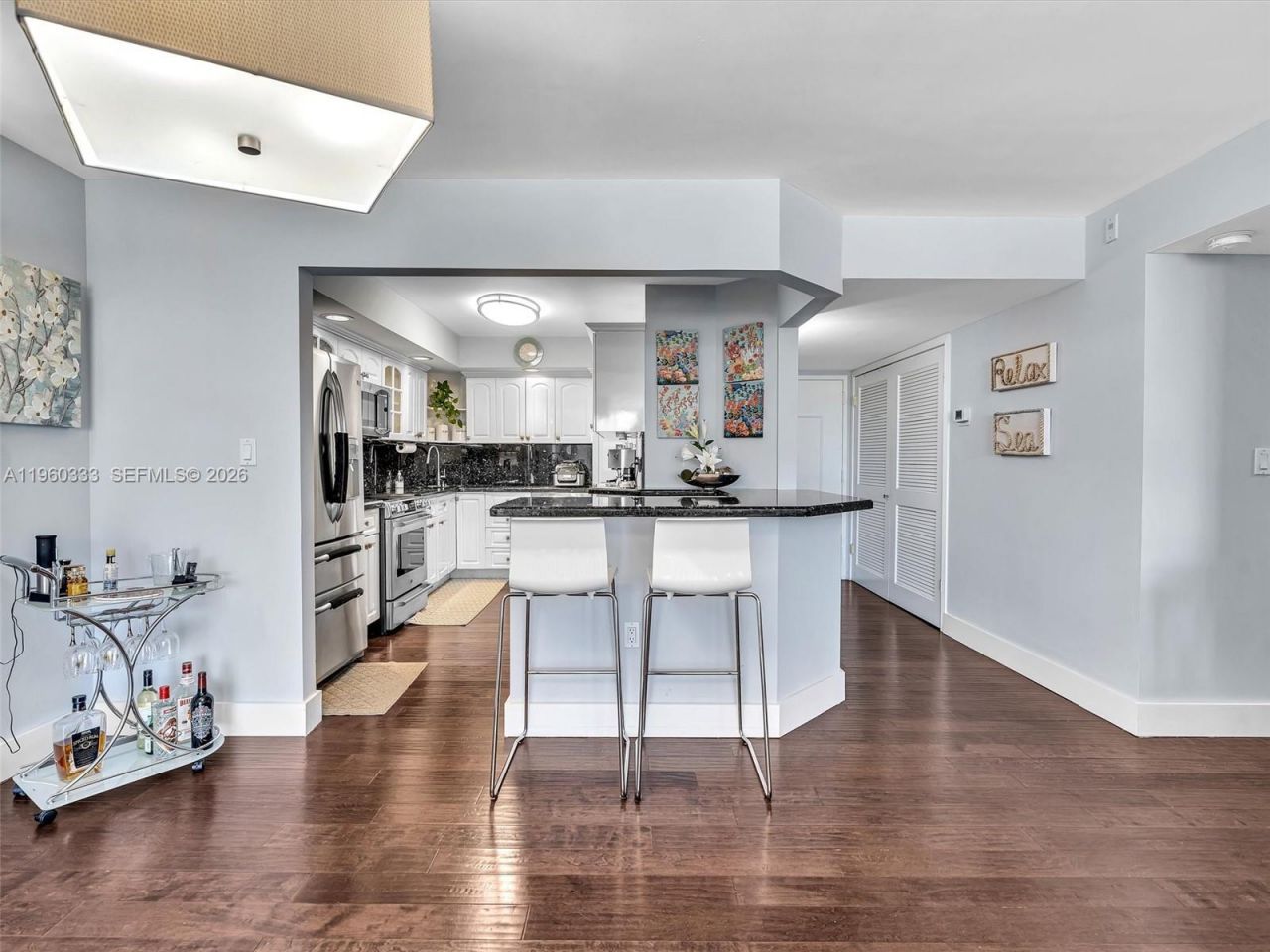 6423 Collins Ave, Unit 409, Miami Beach, FL 33141 Photo