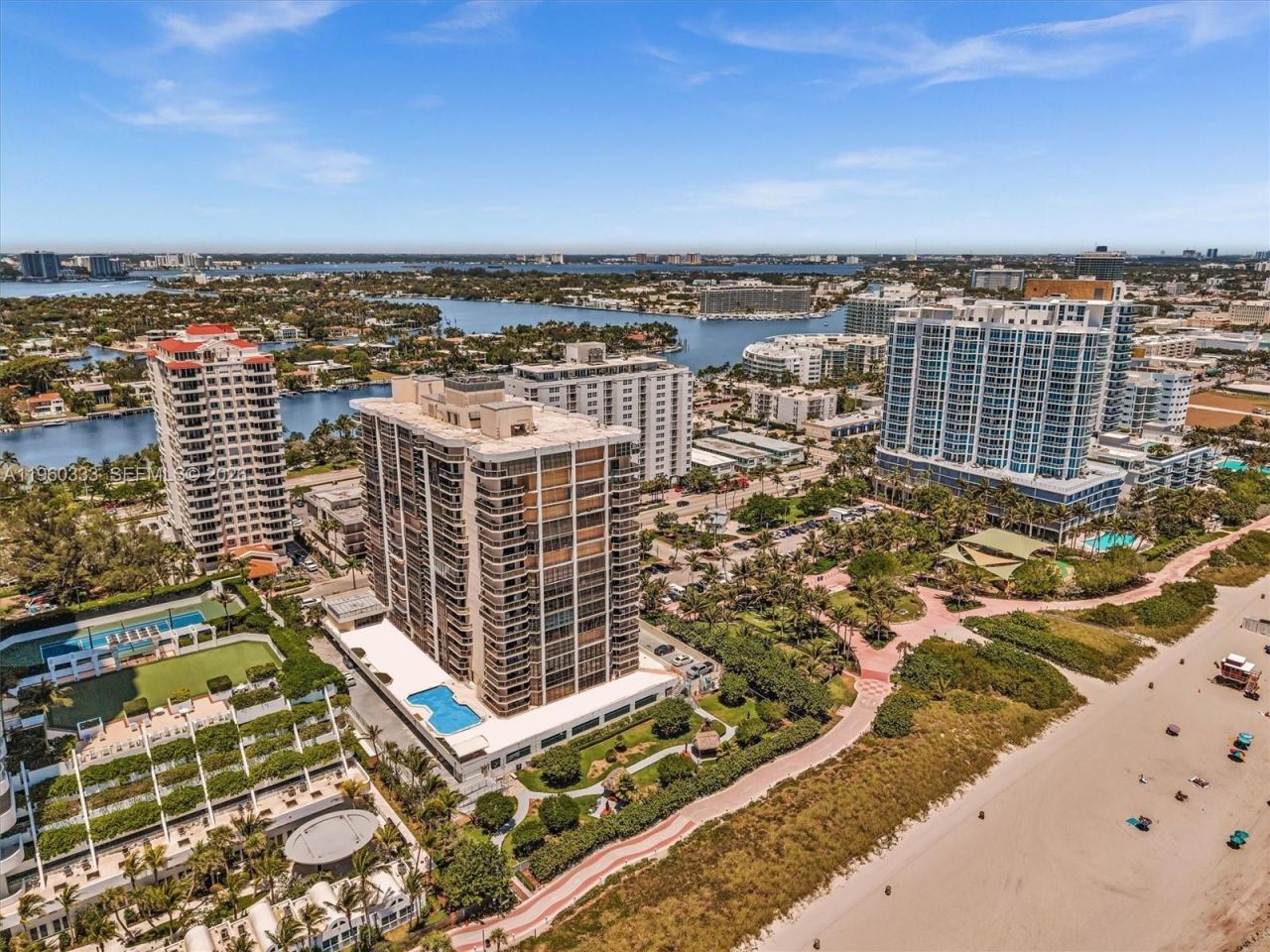 6423 Collins Ave, Unit 409, Miami Beach, FL 33141 Photo