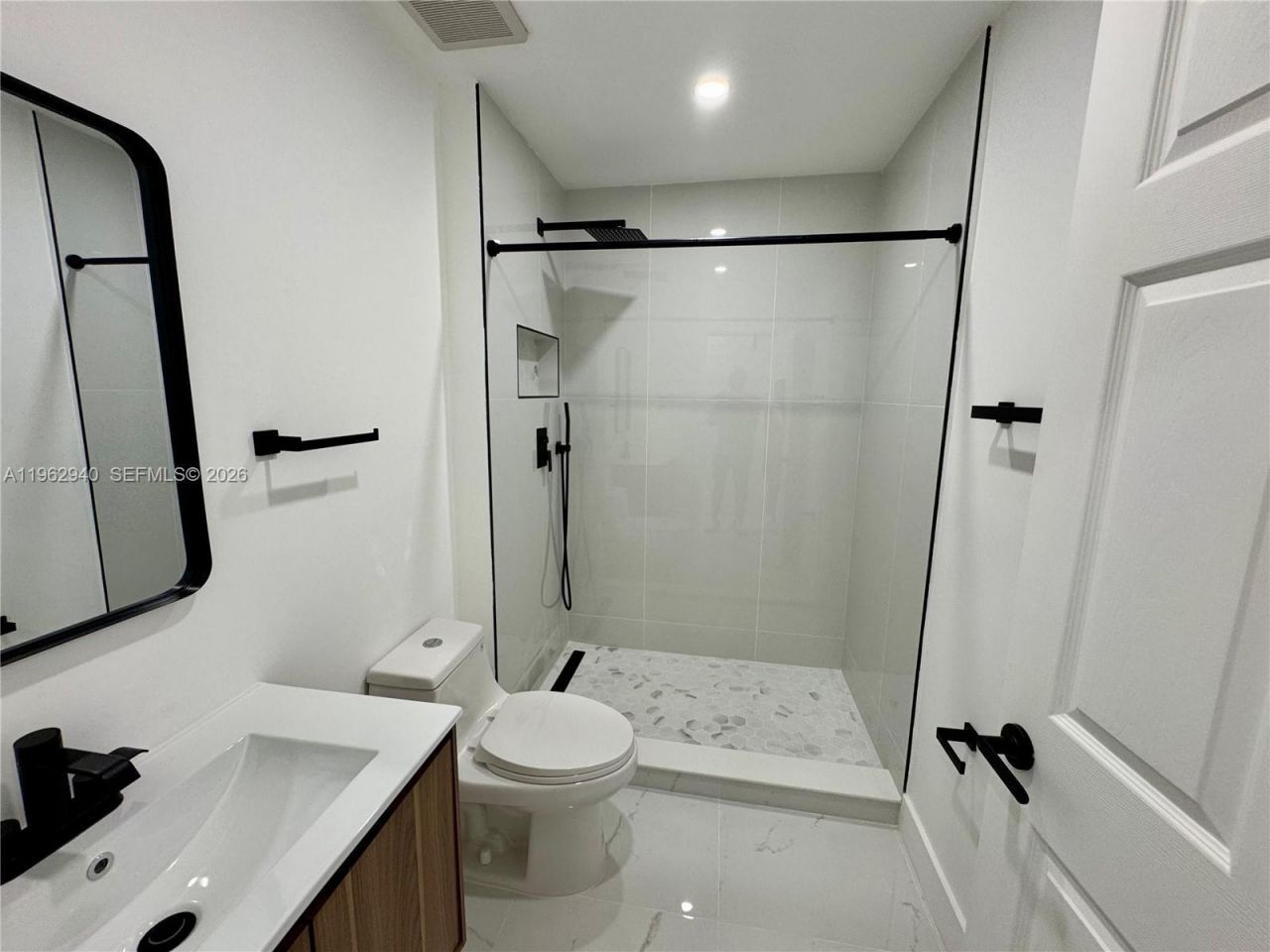 421 NW 13th Ave , Unit B, Miami, FL 33125 Photo