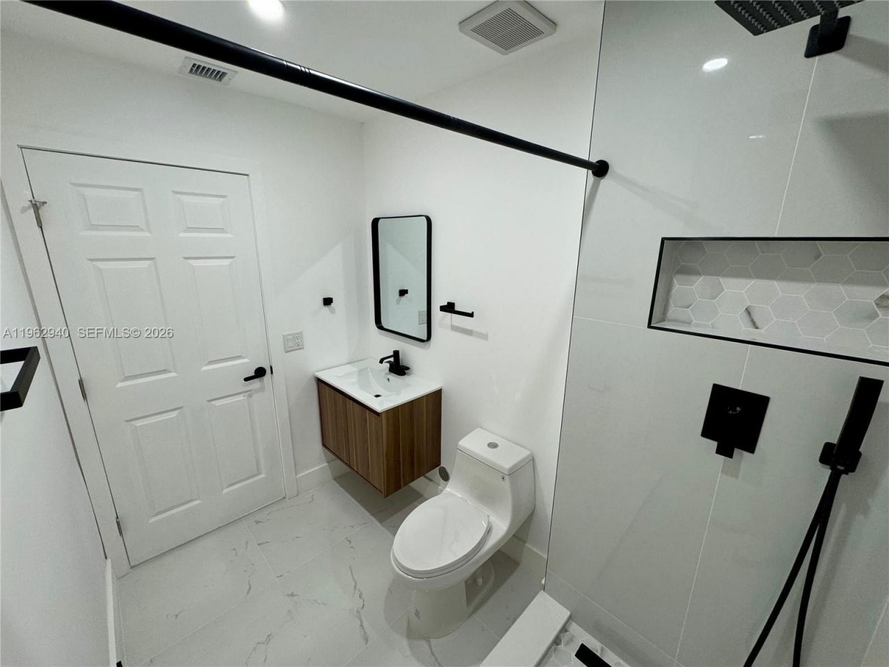 421 NW 13th Ave , Unit B, Miami, FL 33125 Photo