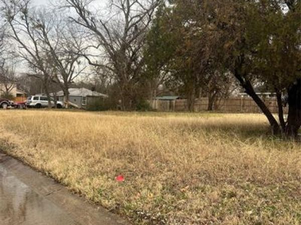 - Campbell Street, Terrell, TX 75160