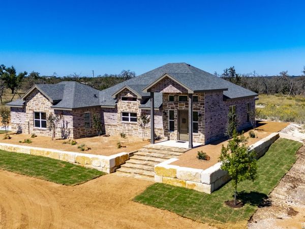 449 Nott Branch Rd, Harper, TX 78631