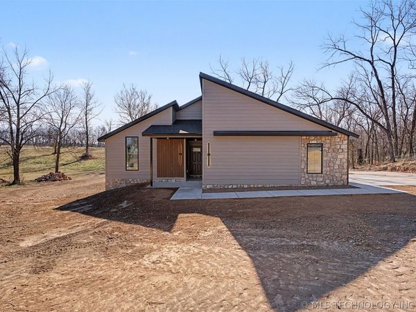 240 E 14th Street, Grove, OK 74344