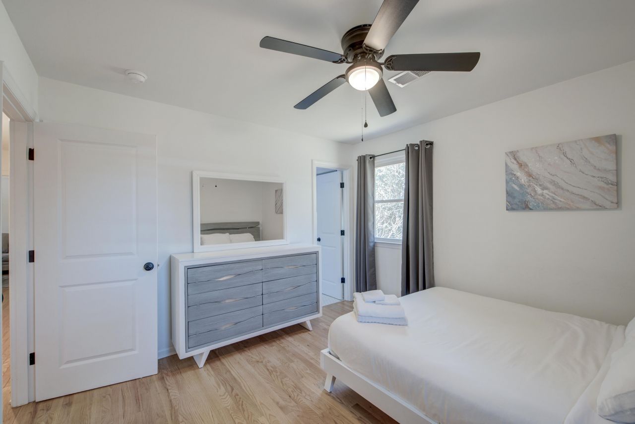 5349 Parkside Drive Photo 17