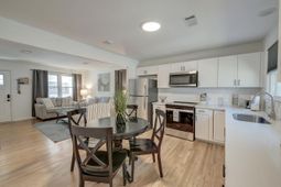 5349 Parkside Drive photo 4