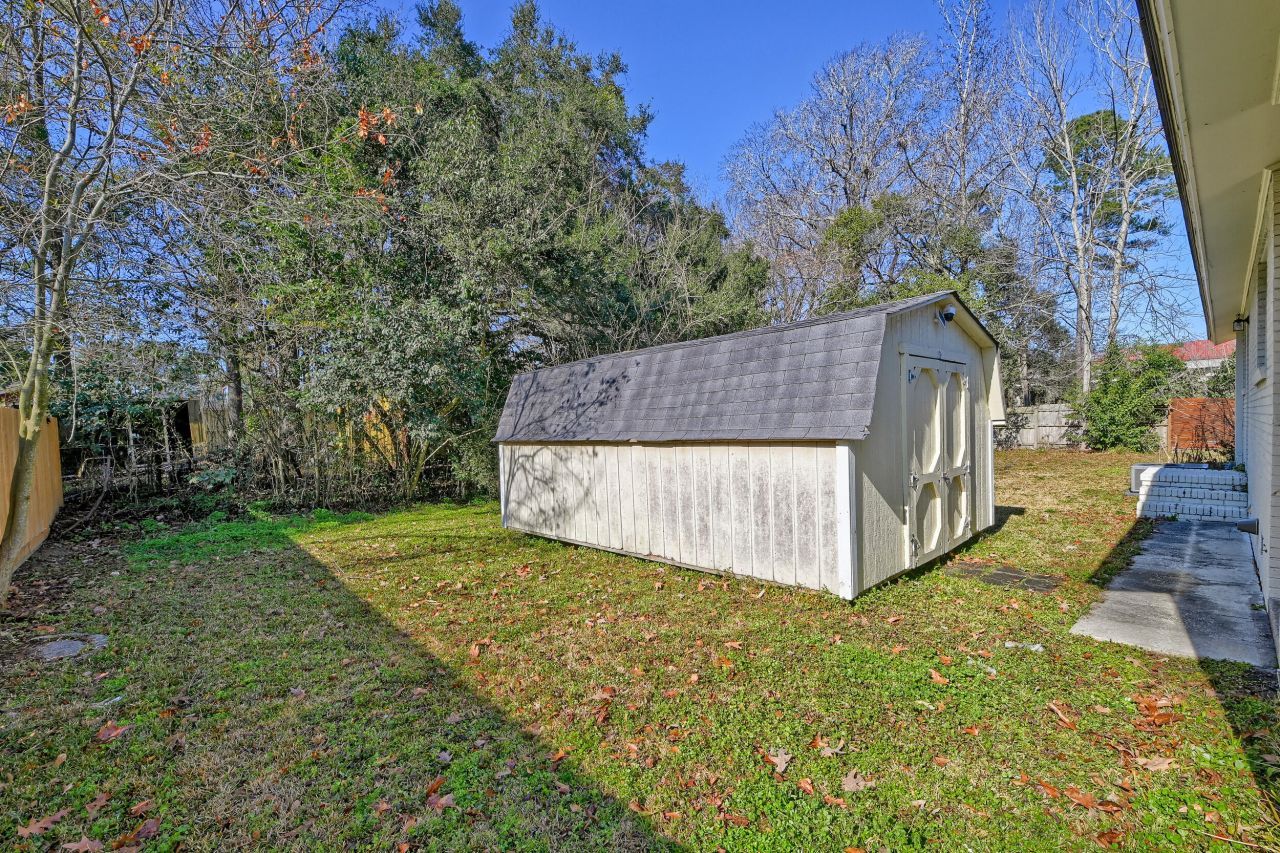 5349 Parkside Drive Photo 29