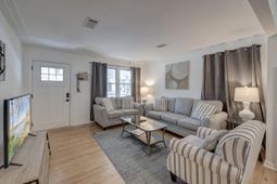 5349 Parkside Drive photo 4