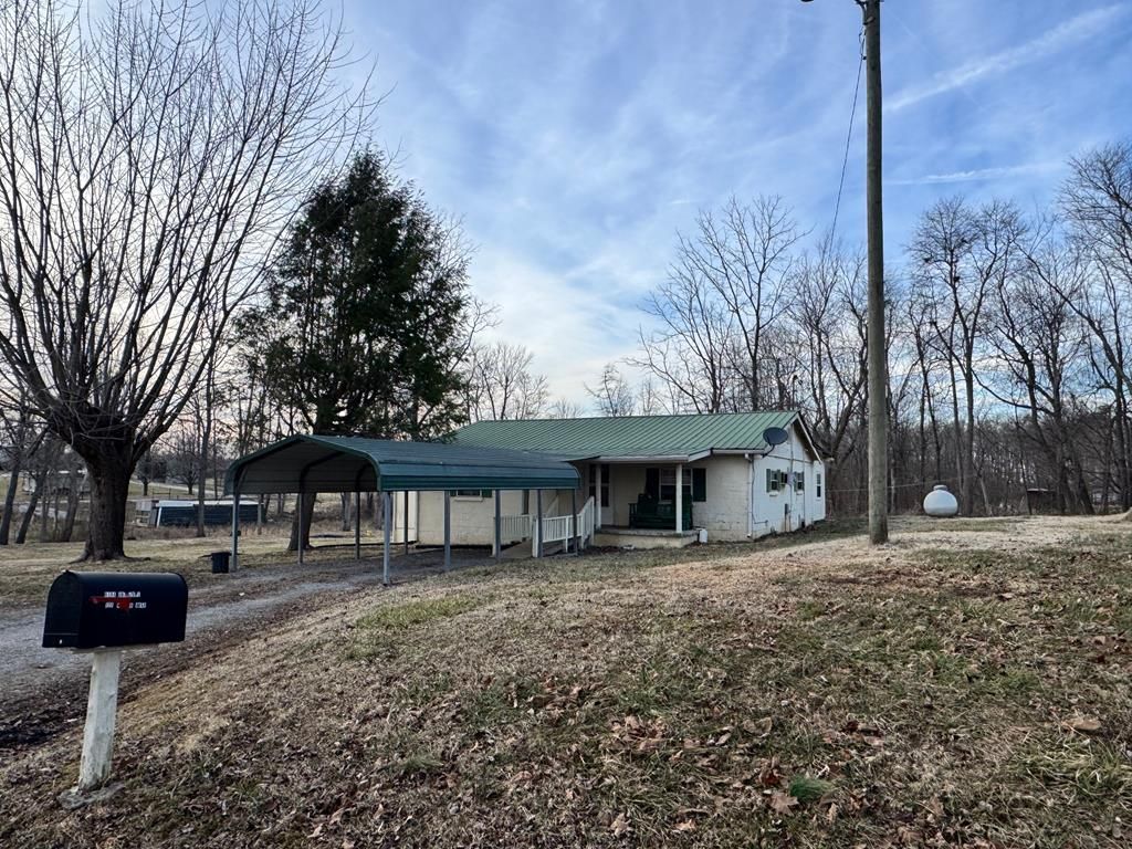 120 Miller Rd, Monterey, TN 38574 Main Photo