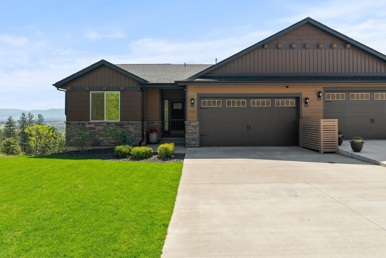 5718 N Vista Park Dr, Spokane, WA 99217 Main Photo