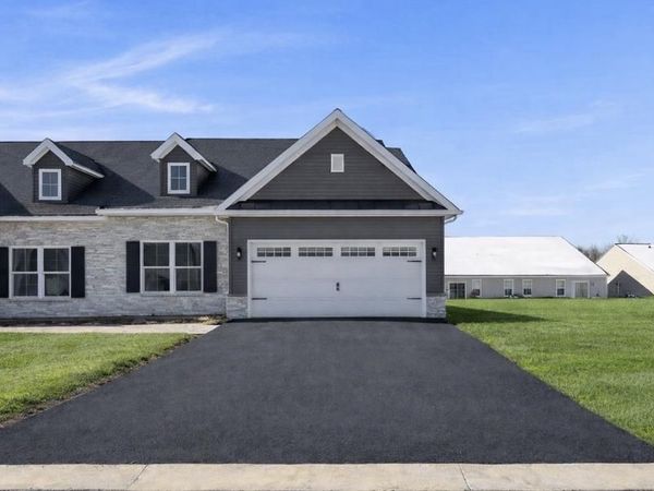 131 HILLARD FIELD, LANCASTER, PA 17603