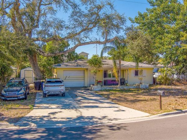 1300 S HILLCREST AVENUE, CLEARWATER, FL 33756