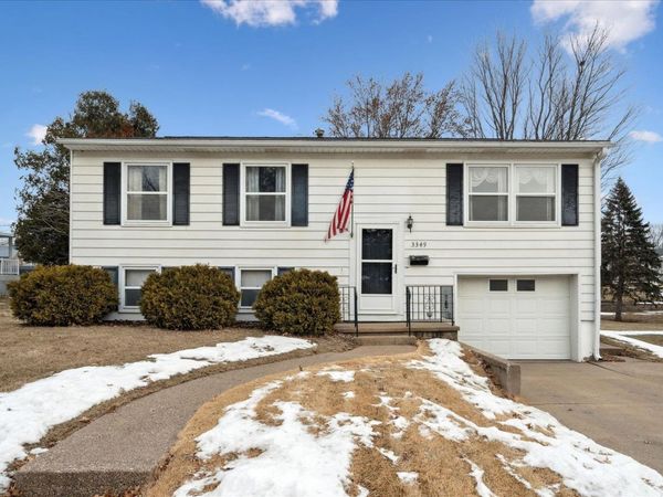 3349 Kaufmann Avenue, Dubuque, IA 52002