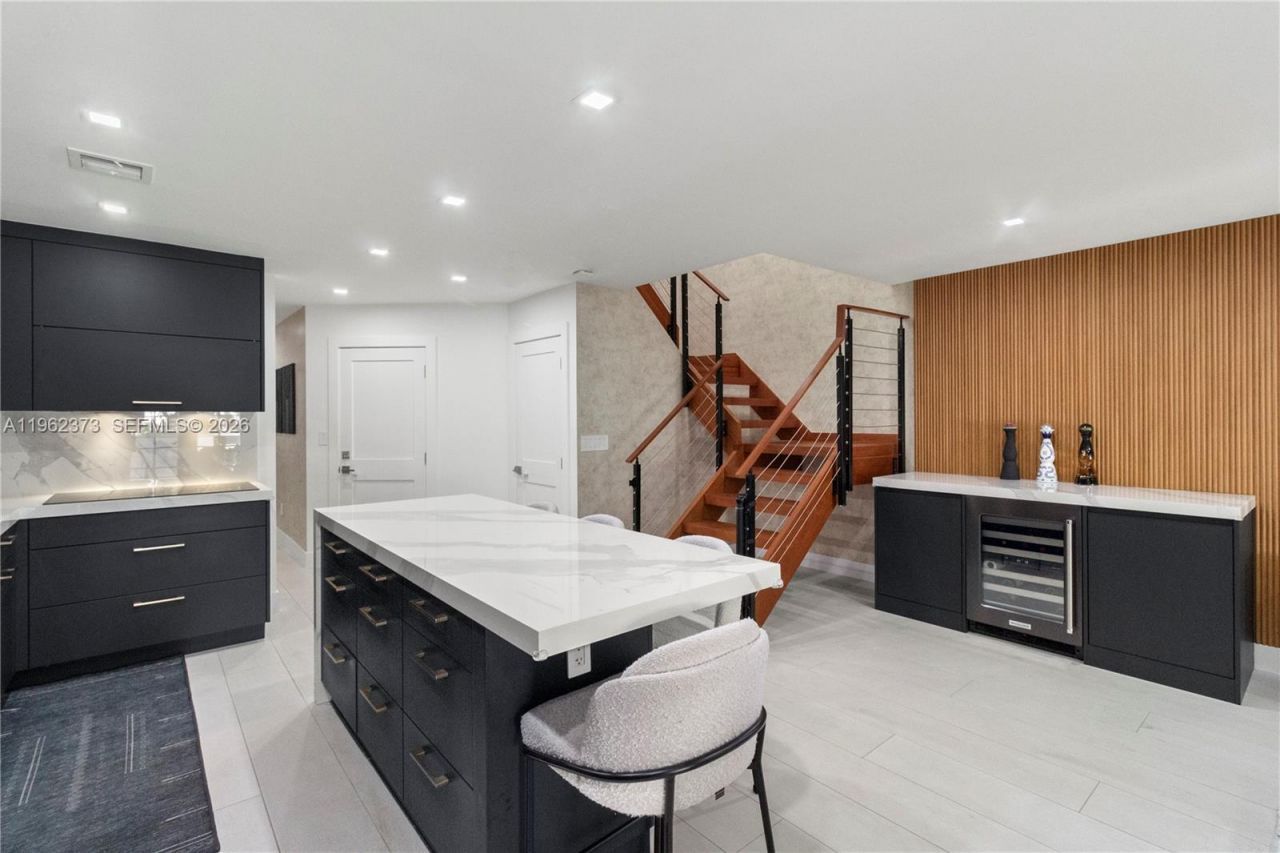 2813 Day Ave, Unit 2813, Miami, FL 33133 Photo