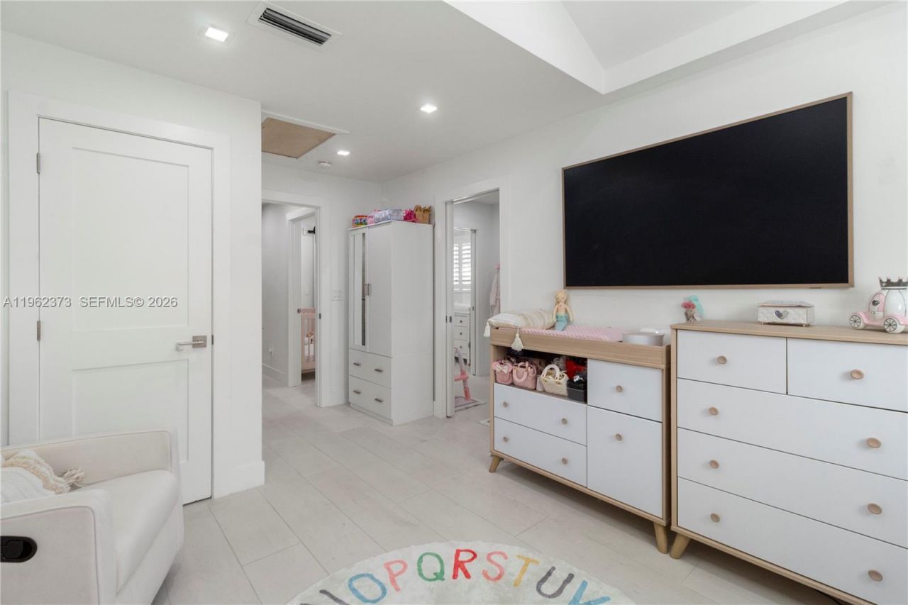 2813 Day Ave, Unit 2813, Miami, FL 33133 Photo