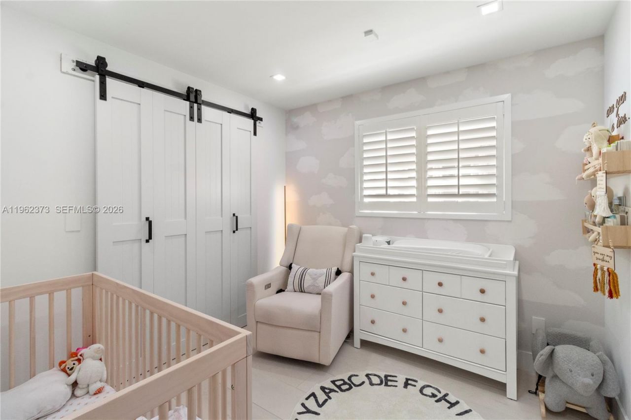 2813 Day Ave, Unit 2813, Miami, FL 33133 Photo