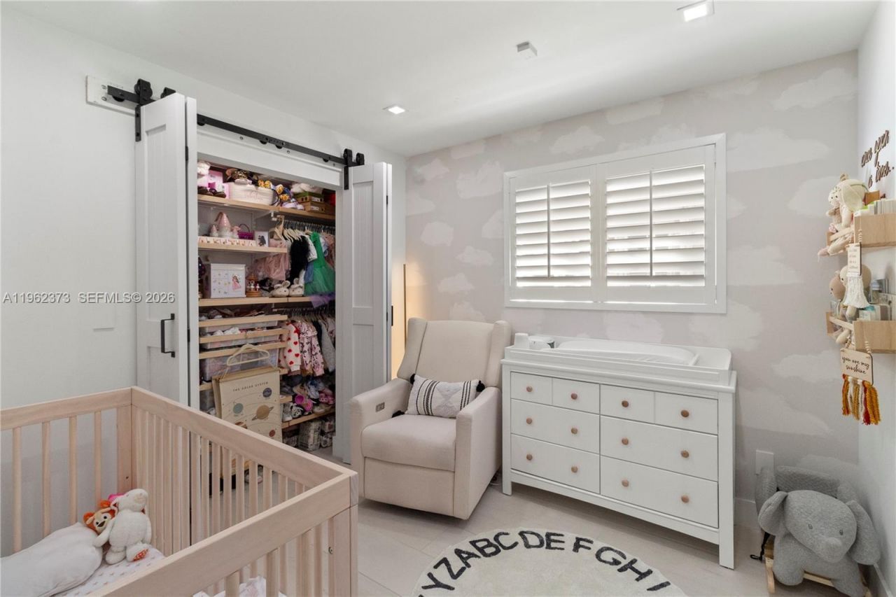 2813 Day Ave, Unit 2813, Miami, FL 33133 Photo