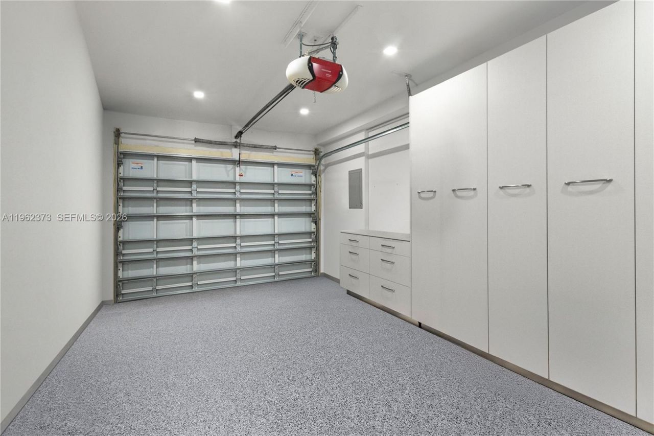 2813 Day Ave, Unit 2813, Miami, FL 33133 Photo