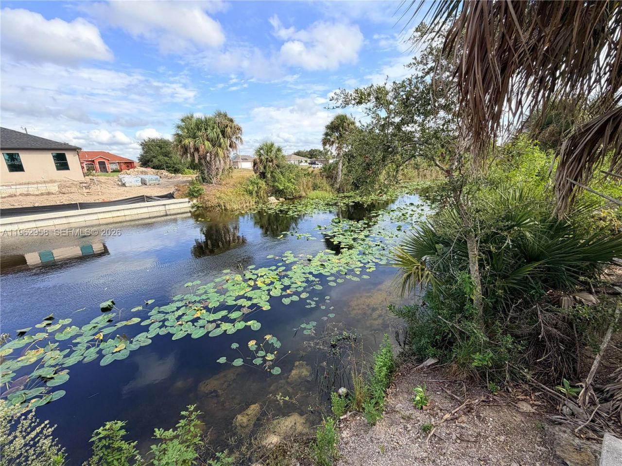 12th Place , Cape Coral, FL 33909 Photo