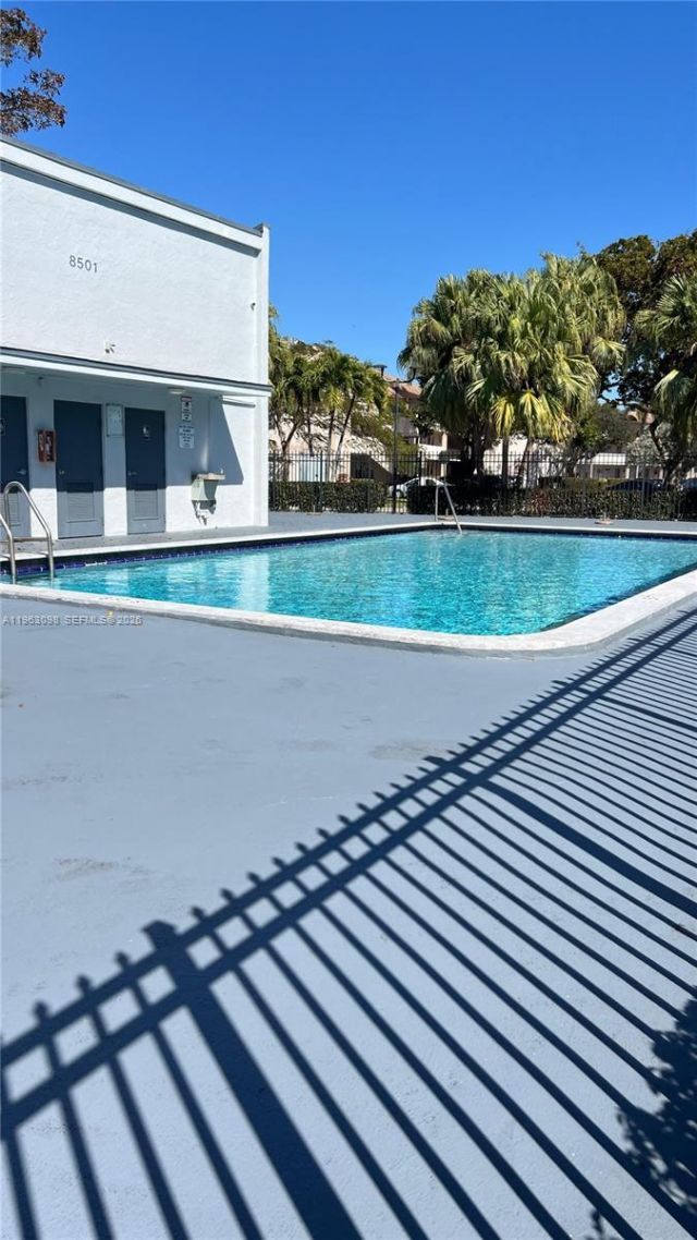 8300 Sands Point Blvd, Unit K105, Tamarac, FL 33321 Photo