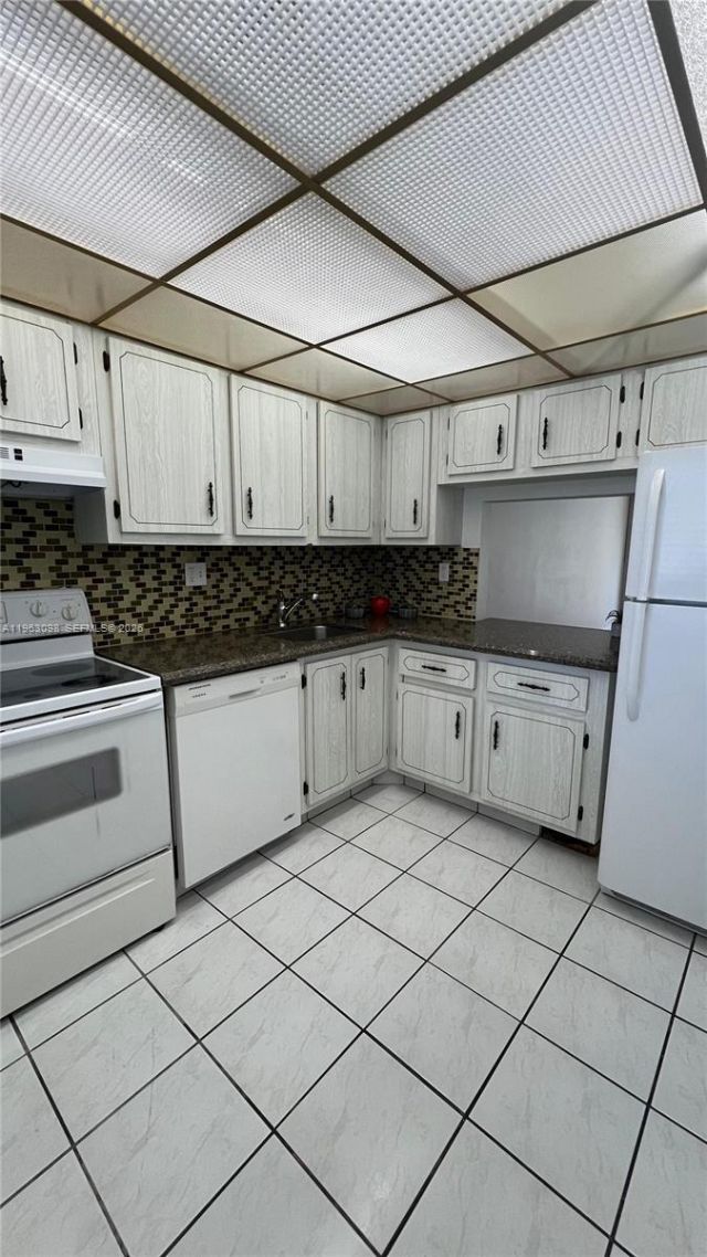 8300 Sands Point Blvd, Unit K105, Tamarac, FL 33321 Photo