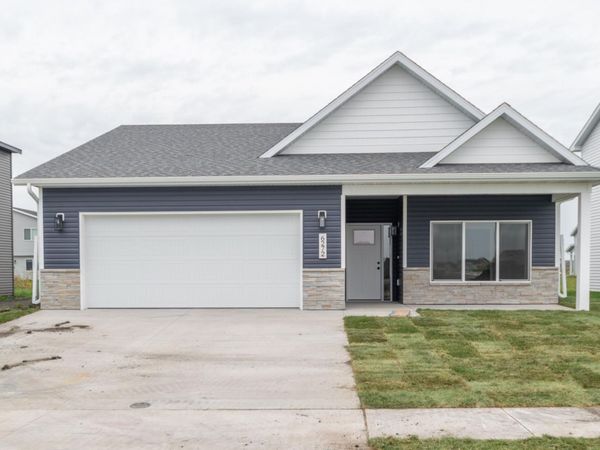 6272 86th Avenue S, Horace, ND 58047