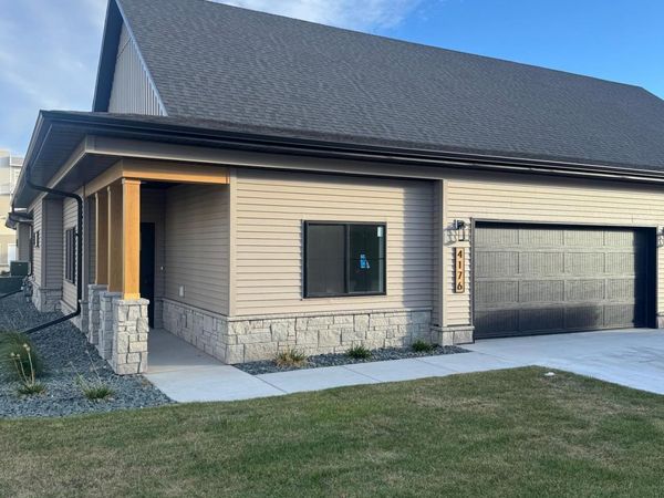 4176 Arthur Drive S, Fargo, ND 58104